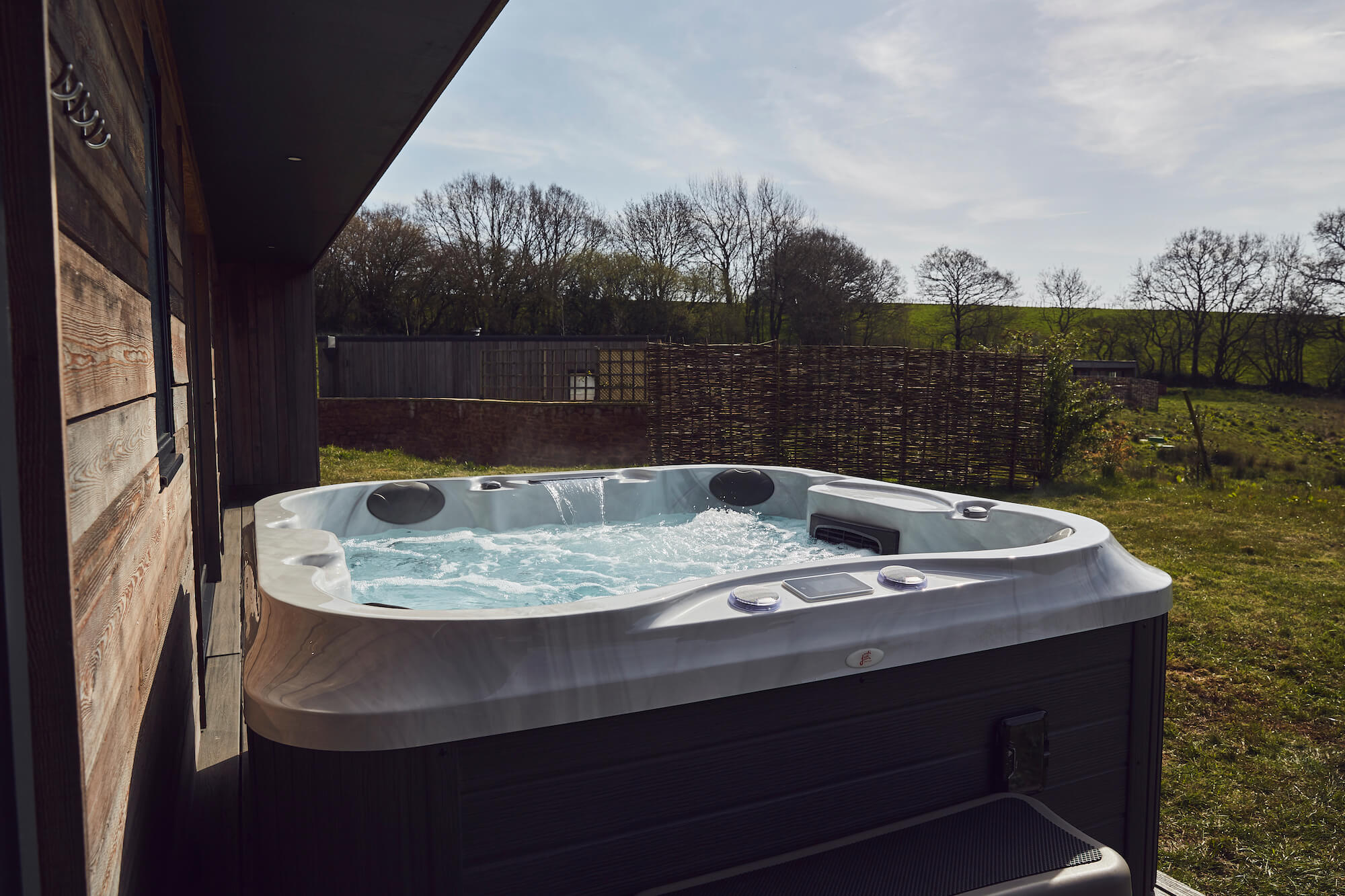 UK Hot Tub Buying Guide